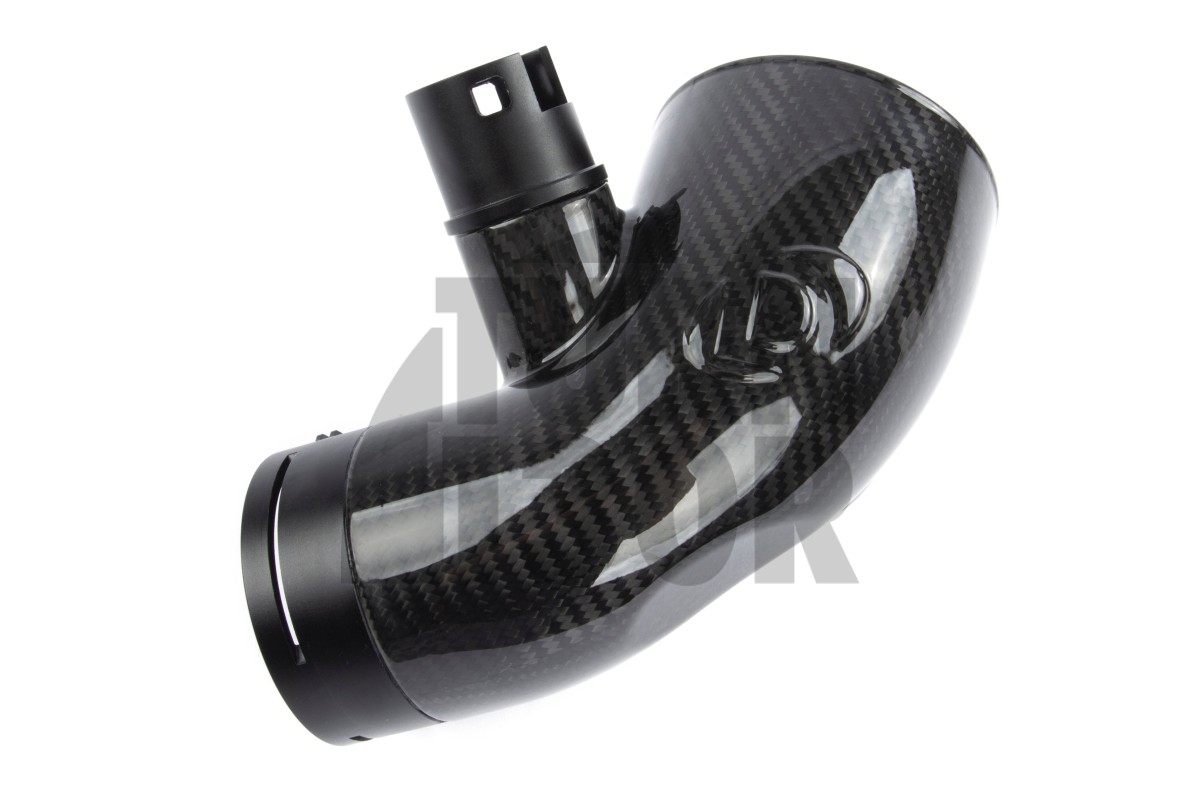 Dinan Carbon Fiber Turbo Inlet für BMW 140i, 240i, 340i, und 440i B58 Modelle.