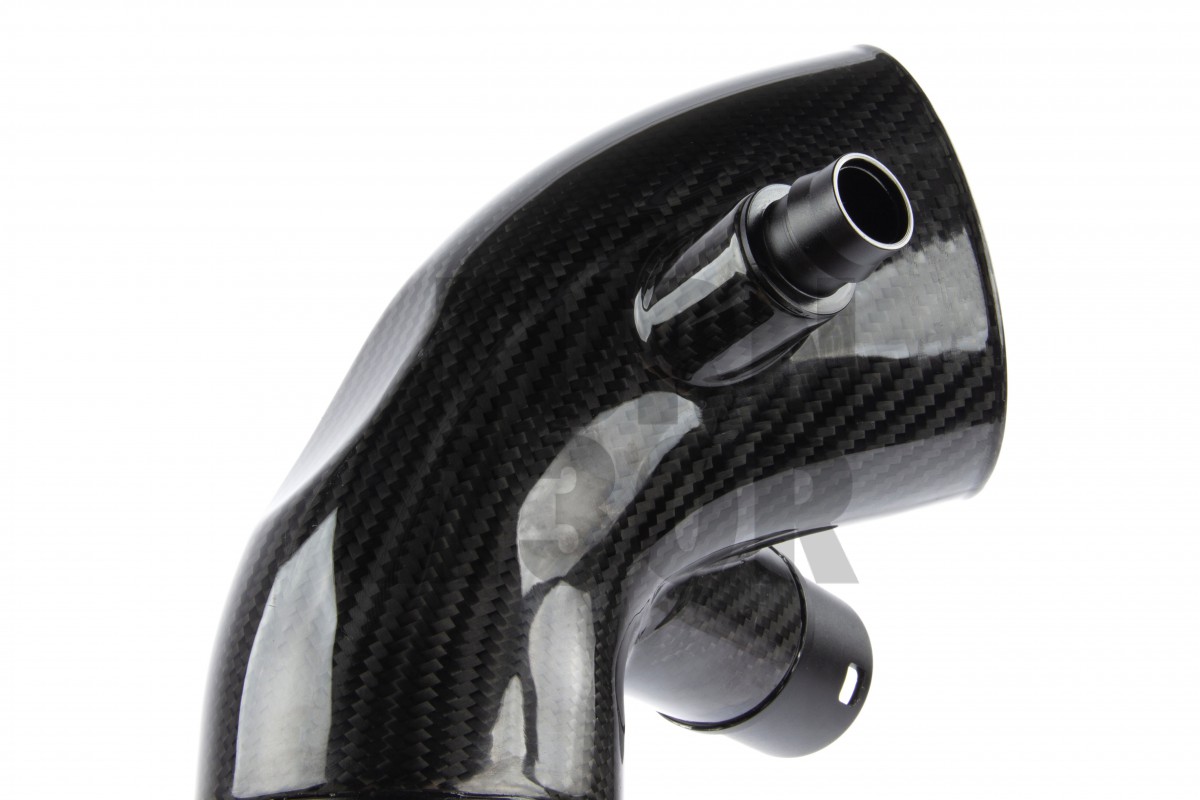 Dinan Carbon Fiber Turbo Inlet für BMW 140i, 240i, 340i, und 440i B58 Modelle.