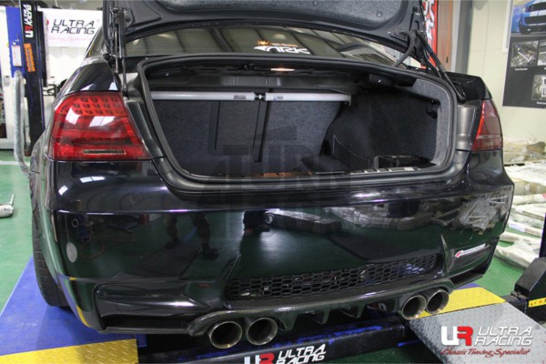 Ultra Racing Obere Federbeinbrücke hinten BMW 335i E92 / M3 E92