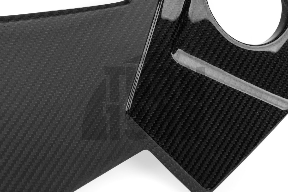 APRCarbon Fiber Motorabdeckung Audi RS6 C8 / RS7 C8