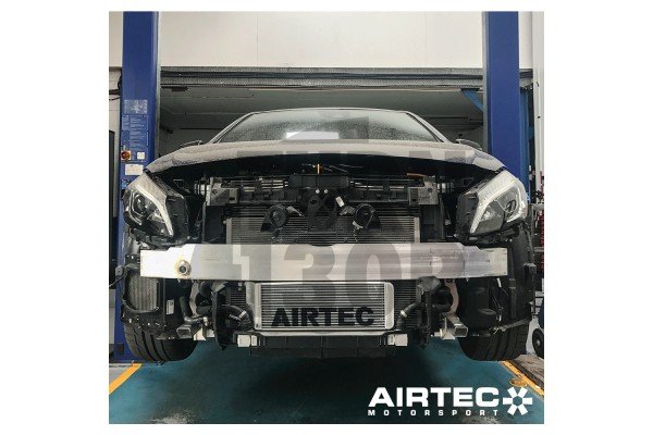 Ladeluftkühler-Kit von Airtec für Mercedes A45 AMG W176 Ladeluftkühler-Kit von Airtec für Mercedes A45 AMG W176