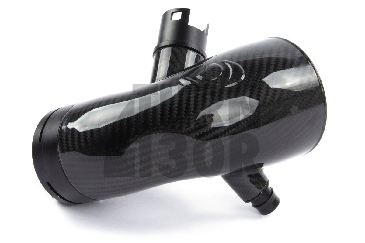 Dinan Carbon Fiber Turbo Inlet für BMW 140i, 240i, 340i, und 440i B58 Modelle. Dinan Carbon Fiber Turbo Inlet für BMW 140i, 240i, 340i, und 440i B58 Modelle.