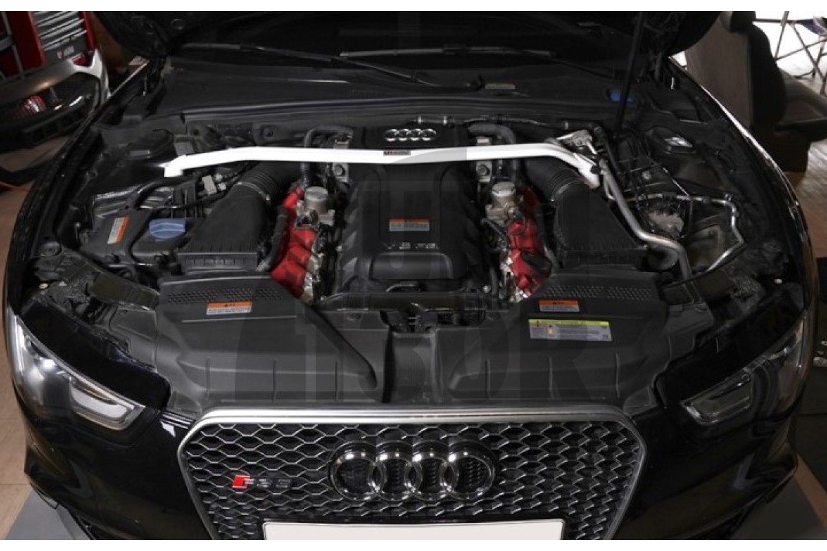 Ultra Racing Front Upper Strut Brace Audi RS5 8T