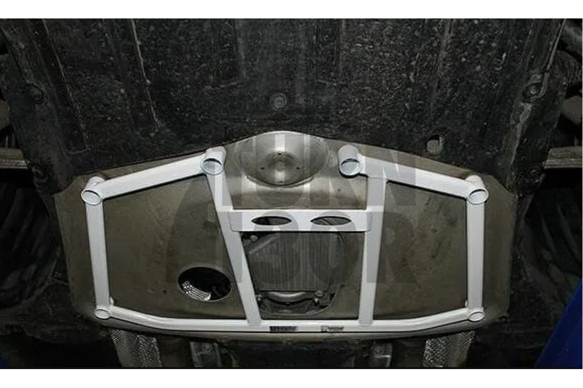 Ultra Racing 6 Punkt Hilfsrahmenstrebe vorne BMW M5 F10