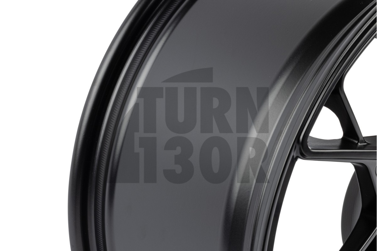 APR A02 Flow Formed Wheel Black / 18x8.5 - 5x112 ET45 APR A02 Flow Formed Wheel Black / 18x8.5 - 5x112 ET45
