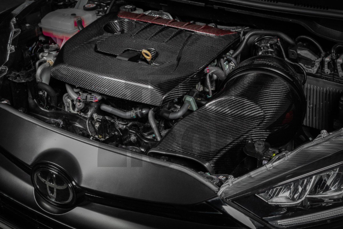 Eventuri Kohlefaser / Rote Kevlar Motorabdeckung für Toyota Yaris GR Eventuri Kohlefaser / Rote Kevlar Motorabdeckung für Toyota Yaris GR