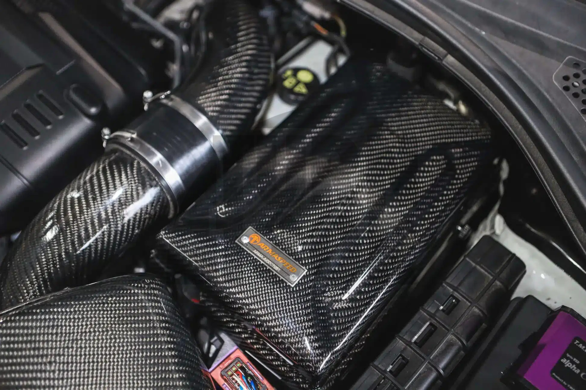 Armaspeed Kohlefaser Batterieabdeckung S3 8V / Golf 7 GTI / Golf 7 R / Leon 3 Cupra / Octavia 5E VRS