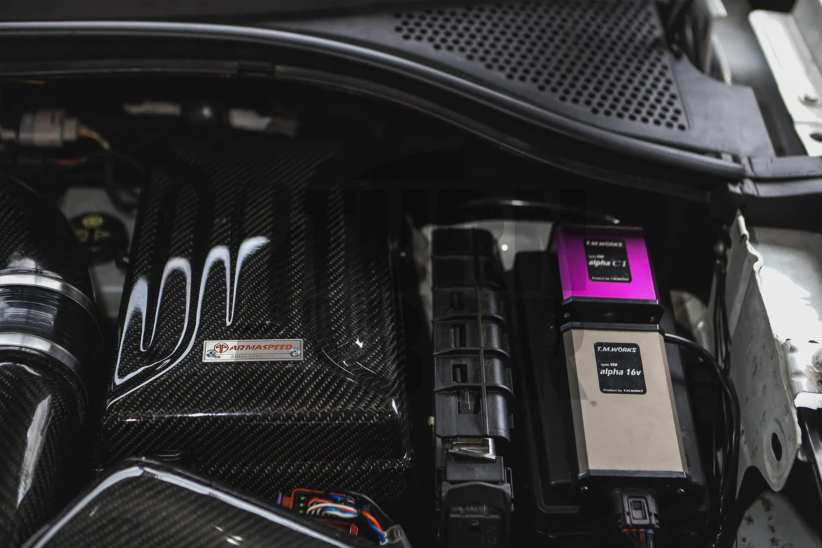 Armaspeed Kohlefaser Batterieabdeckung S3 8V / Golf 7 GTI / Golf 7 R / Leon 3 Cupra / Octavia 5E VRS